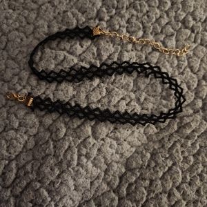 Simple choker necklace